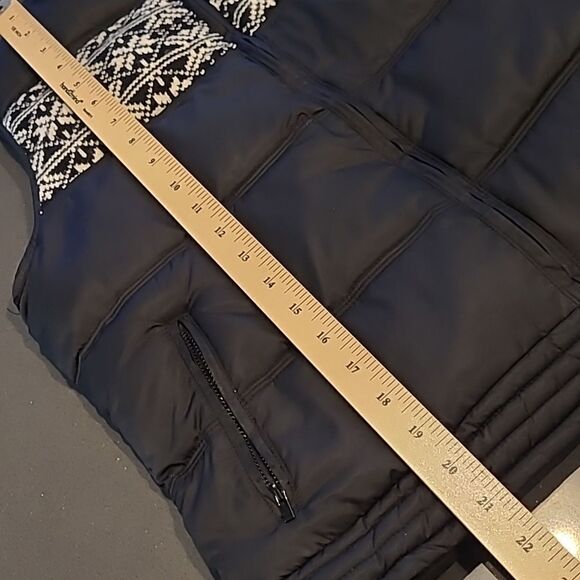 Old Navy sz M puffed vest - Picture 4 of 10